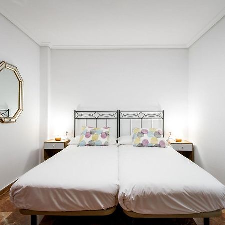 Holi-Rent Estrella Appartement Sevilla Buitenkant foto