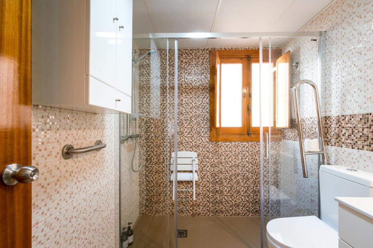 Holi-Rent Estrella Appartement Sevilla Buitenkant foto