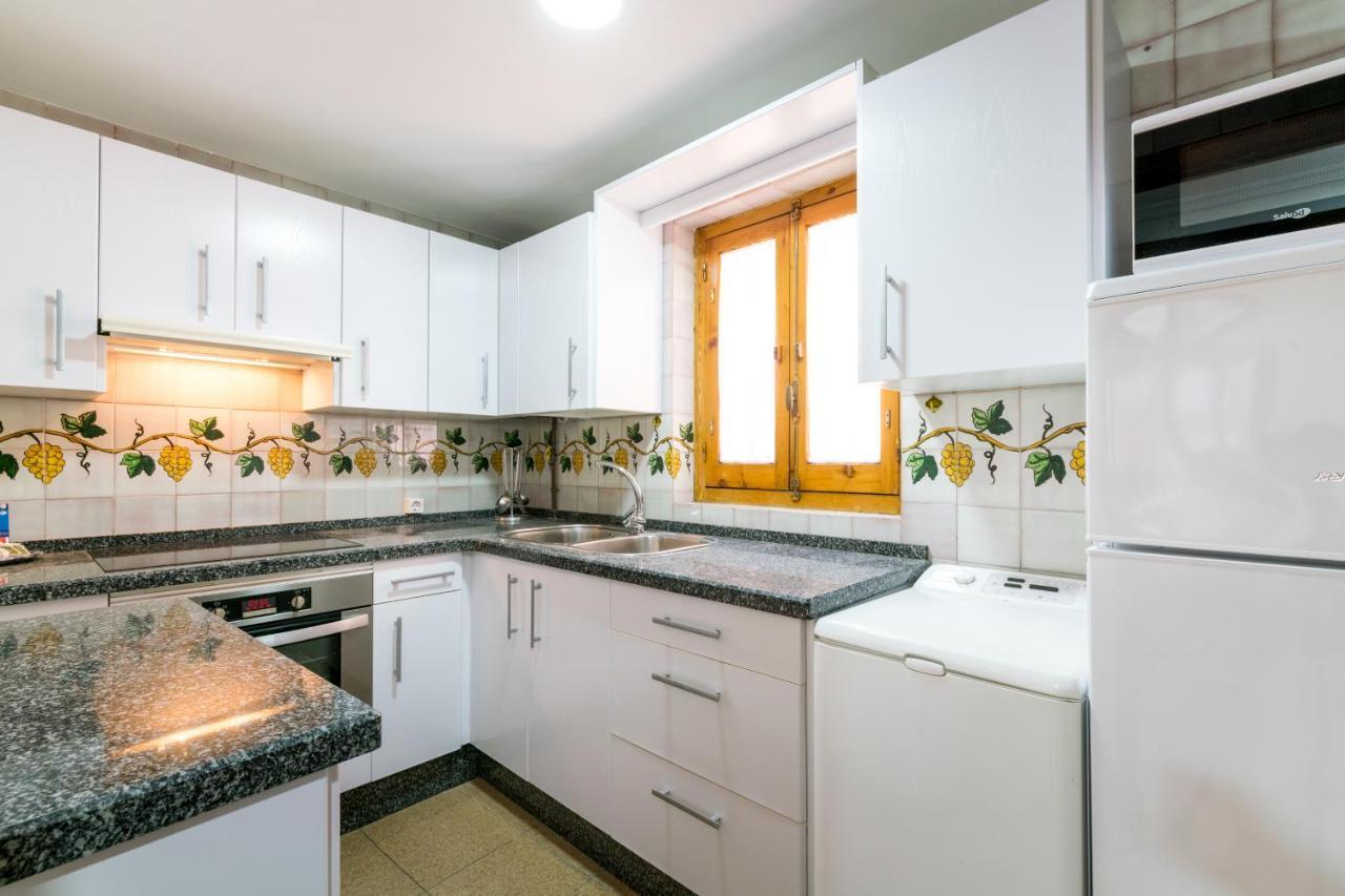Holi-Rent Estrella Appartement Sevilla Buitenkant foto