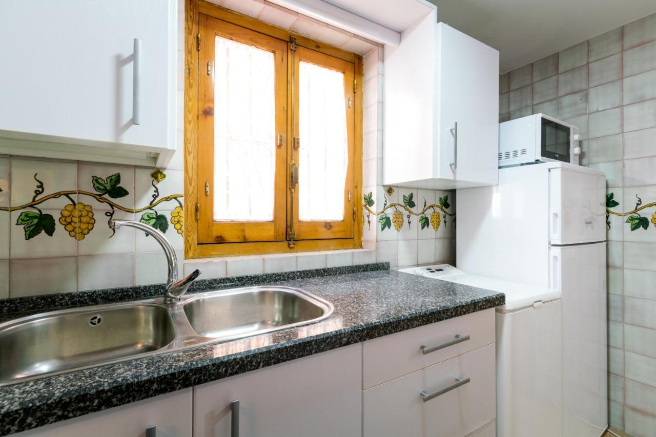 Holi-Rent Estrella Appartement Sevilla Buitenkant foto