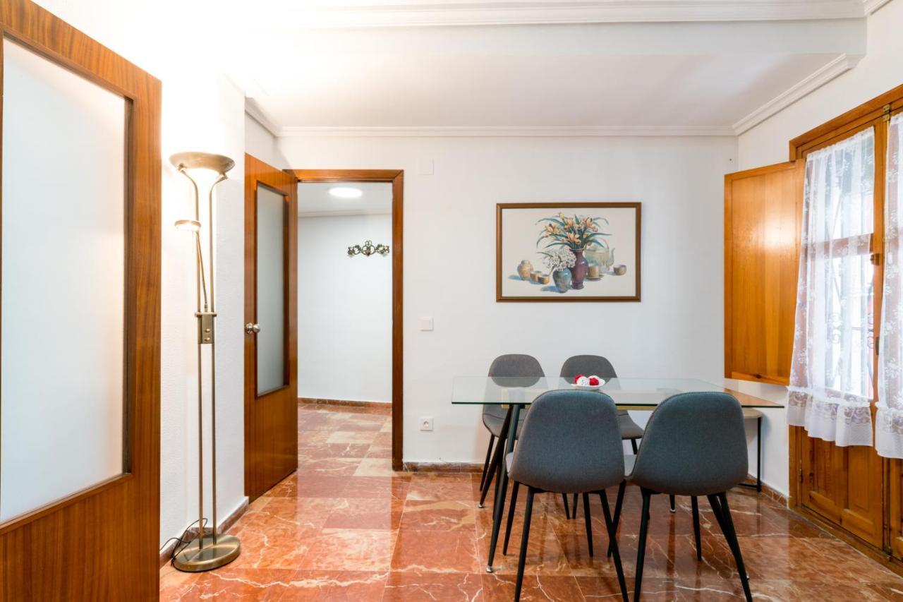 Holi-Rent Estrella Appartement Sevilla Buitenkant foto