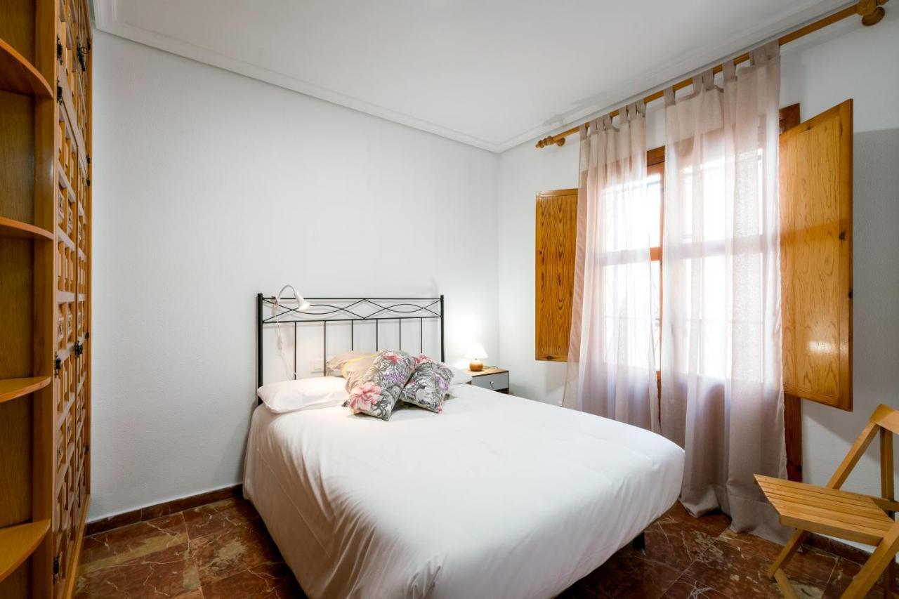Holi-Rent Estrella Appartement Sevilla Buitenkant foto